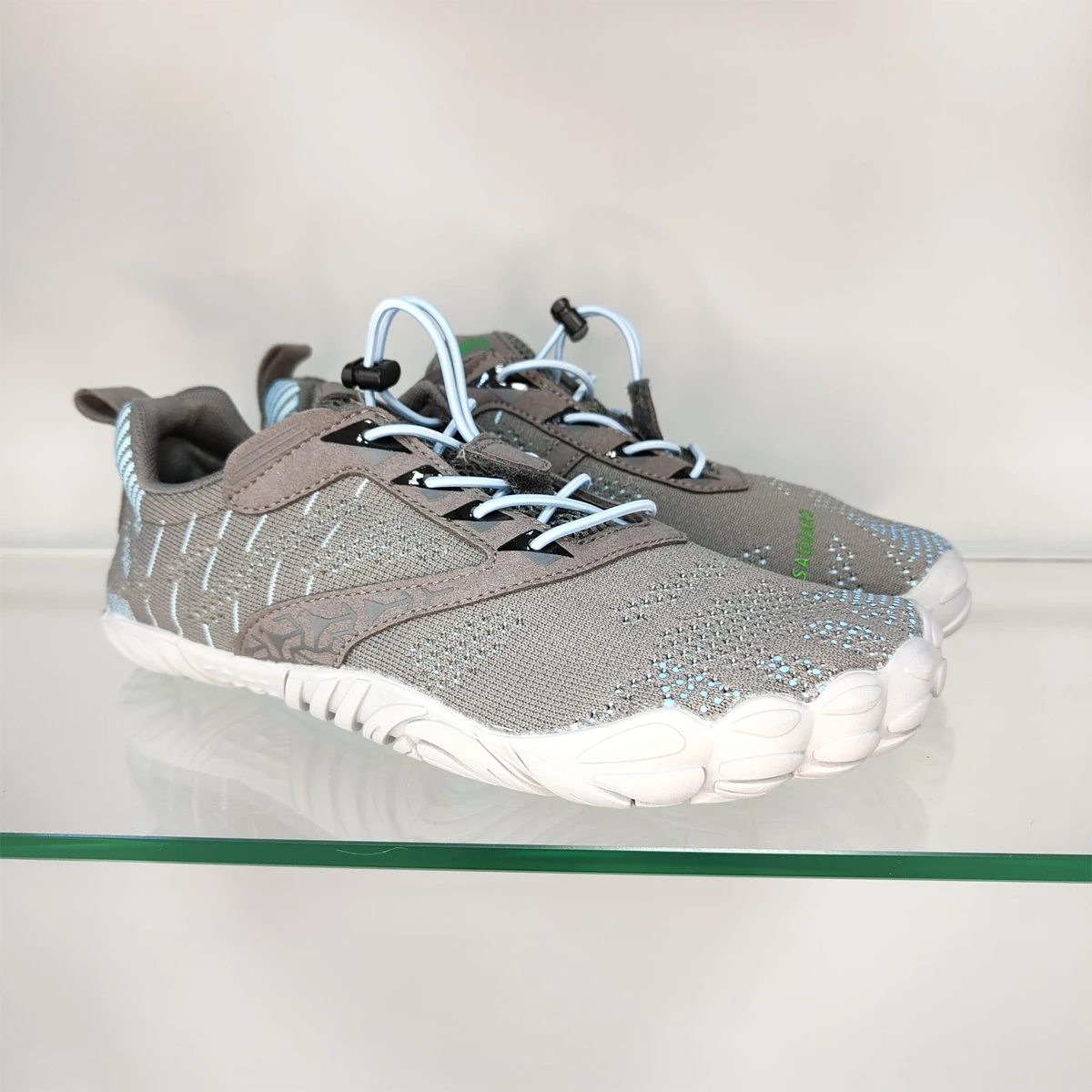 Deportivas barefoot mujer Saguaro FREE I gris con detalles en azul claro