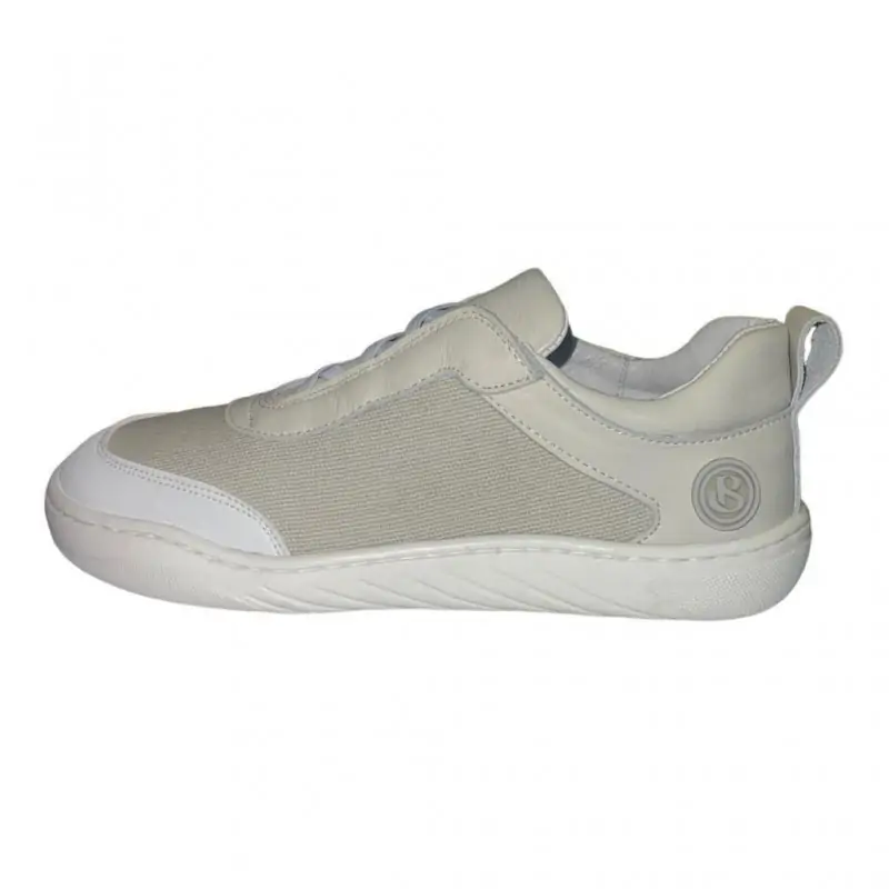 Vista lateral de deportivas barefoot mujer Blandy Shoes modelo Jan en beige, detalles textil y cuero sintético