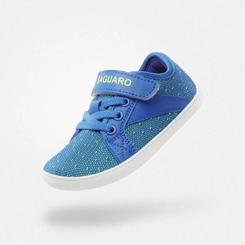 Deportiva Saguaro azul con cierre de velcro y diseño transpirable