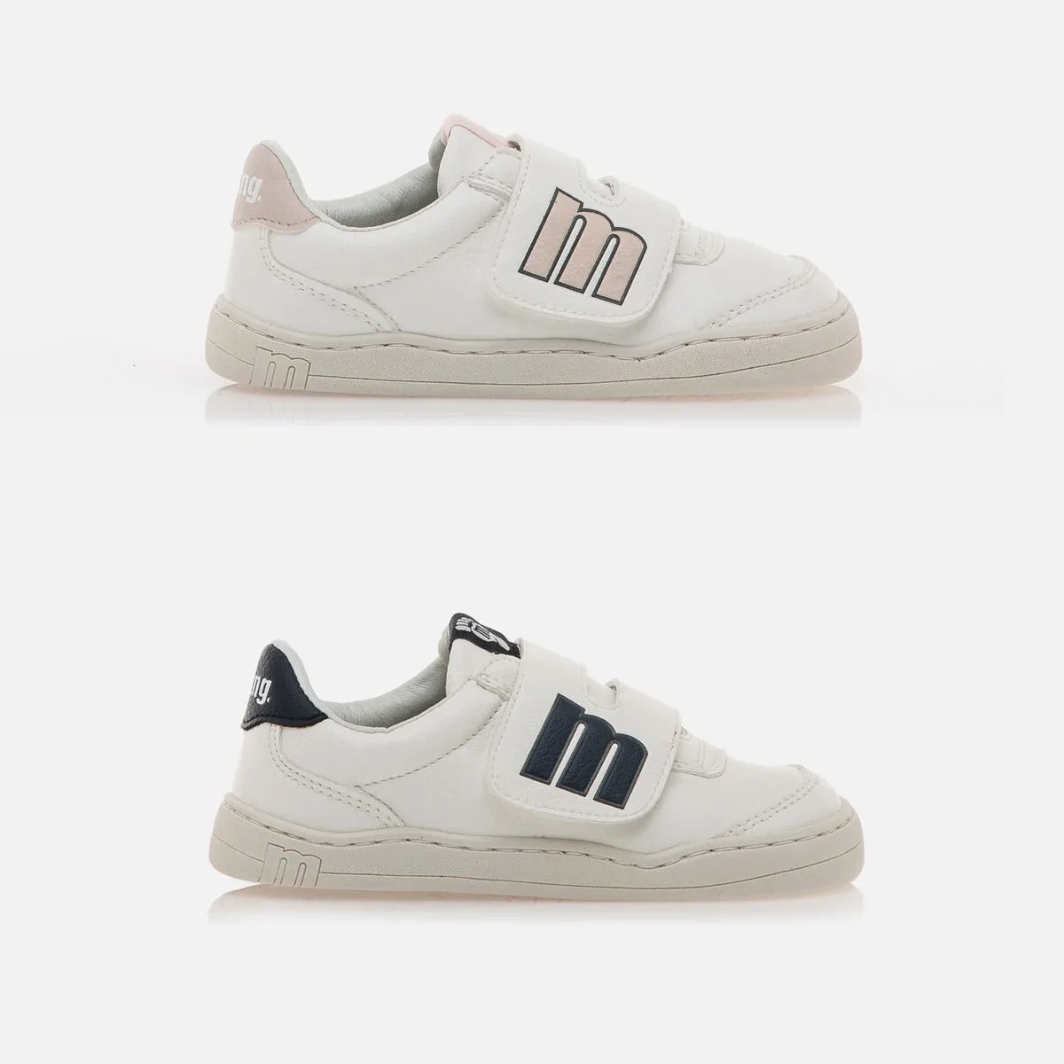 Comparativa de zapatillas deportivas FREE Mustang en color blanco con detalles en rosa claro y azul marino, diseño casual con cierre de velcro para niñas y niños.