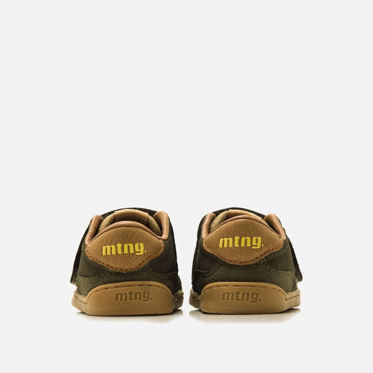Detalle talón reforzado de zapatillas respetuosas niño FREE Mustang