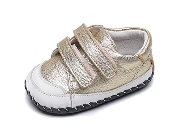 Zapatilla deportiva Freycoo en oro para bebé