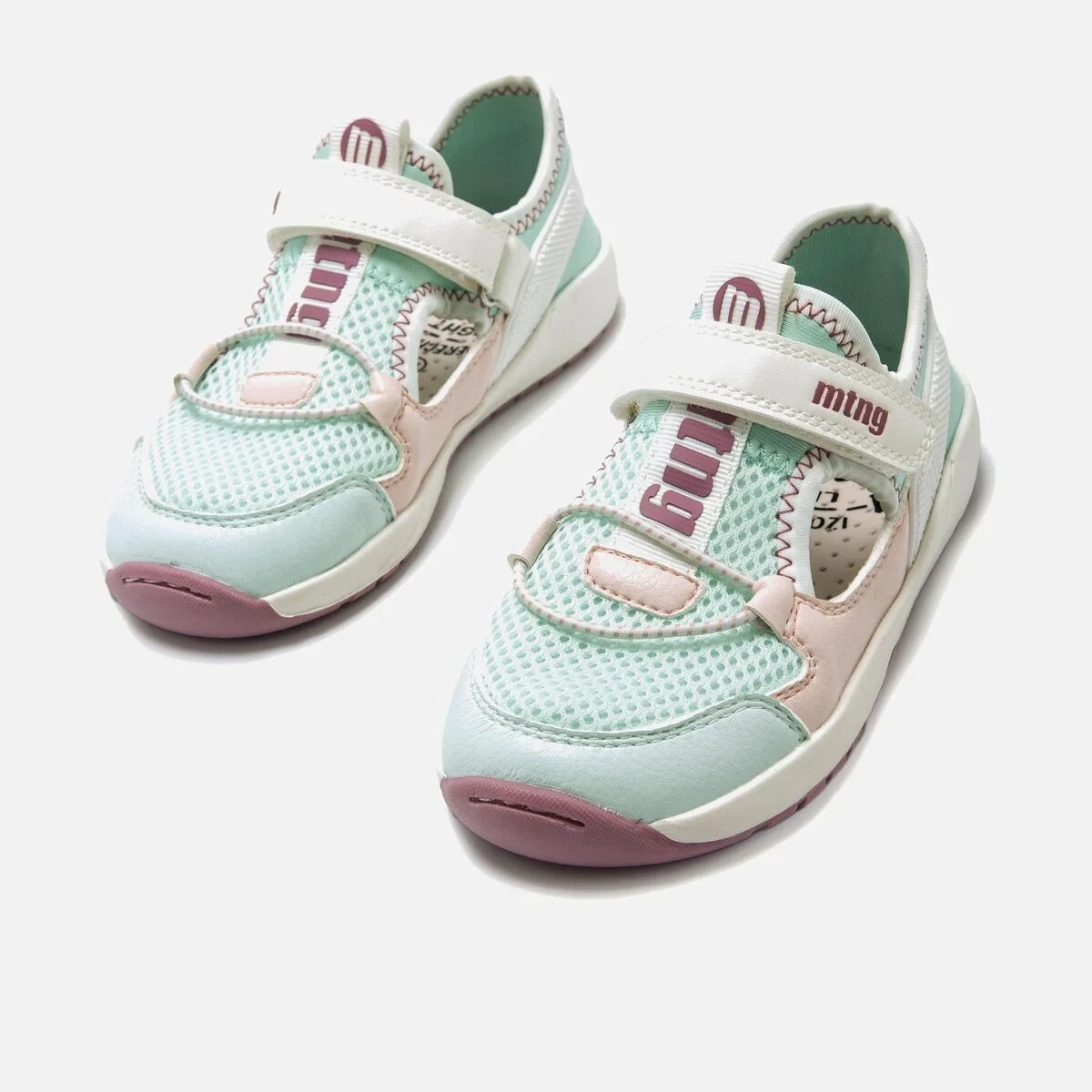 Vista superior de las zapatillas respetuosas niño Mustang Free en verde agua